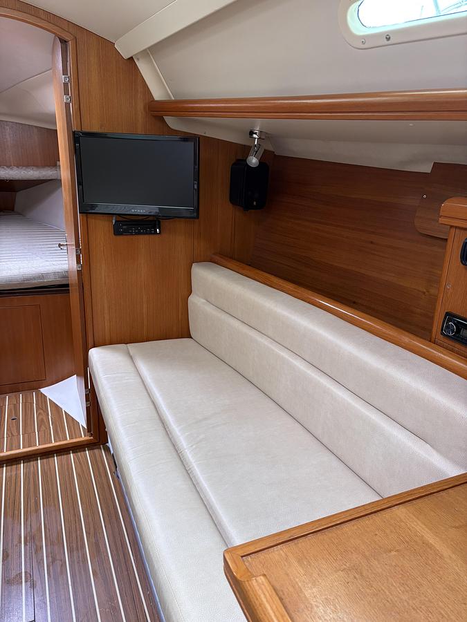 Used 2006 Hunter 33