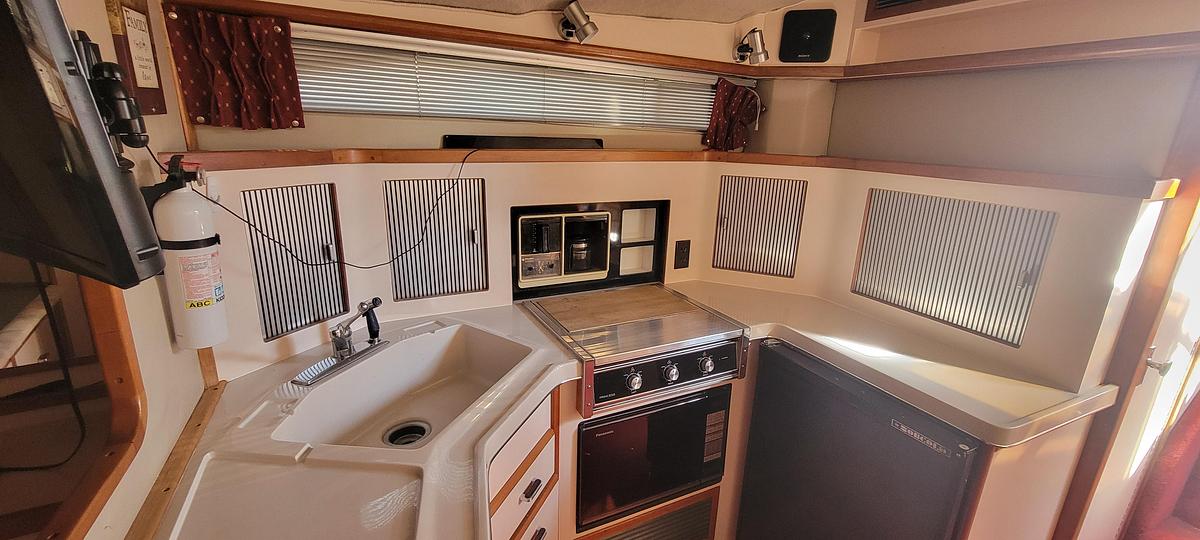 Used 1988 Sea Ray 340 Express Cruiser