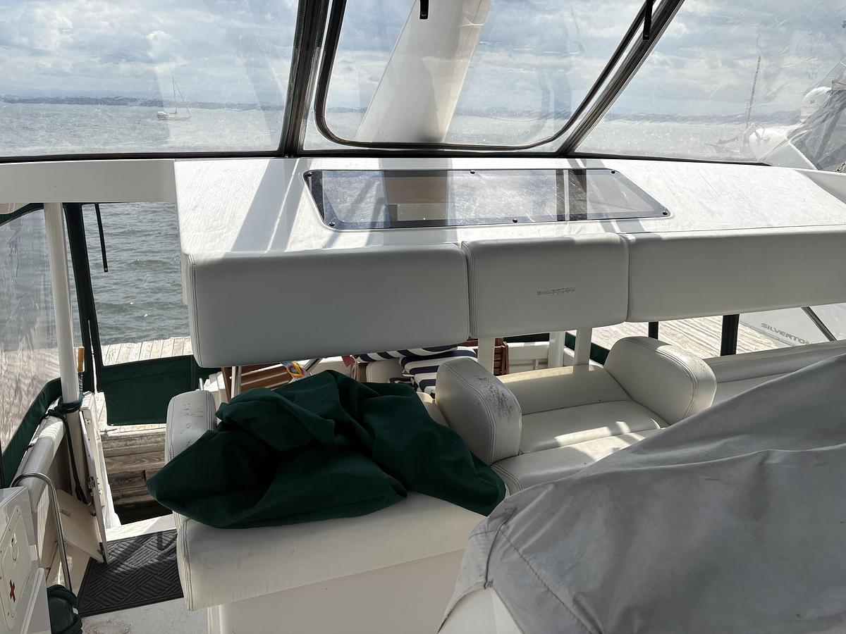 Used 1999 Silverton 392 Motor Yacht