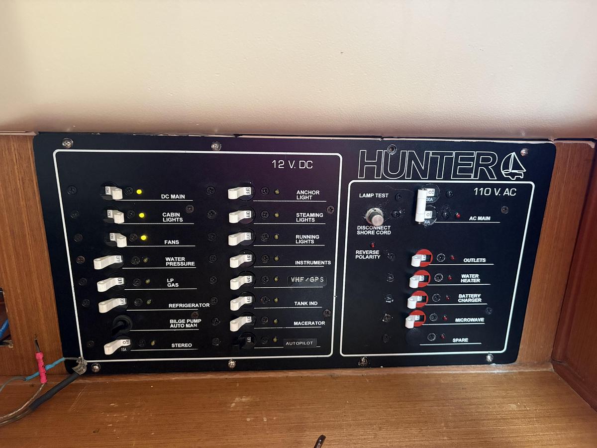 Used 1997 Hunter 310