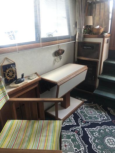 Used 1991 Carver 32 Aft Cabin