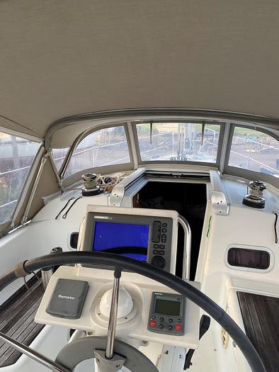 Used 2011 Beneteau Oceanis 31