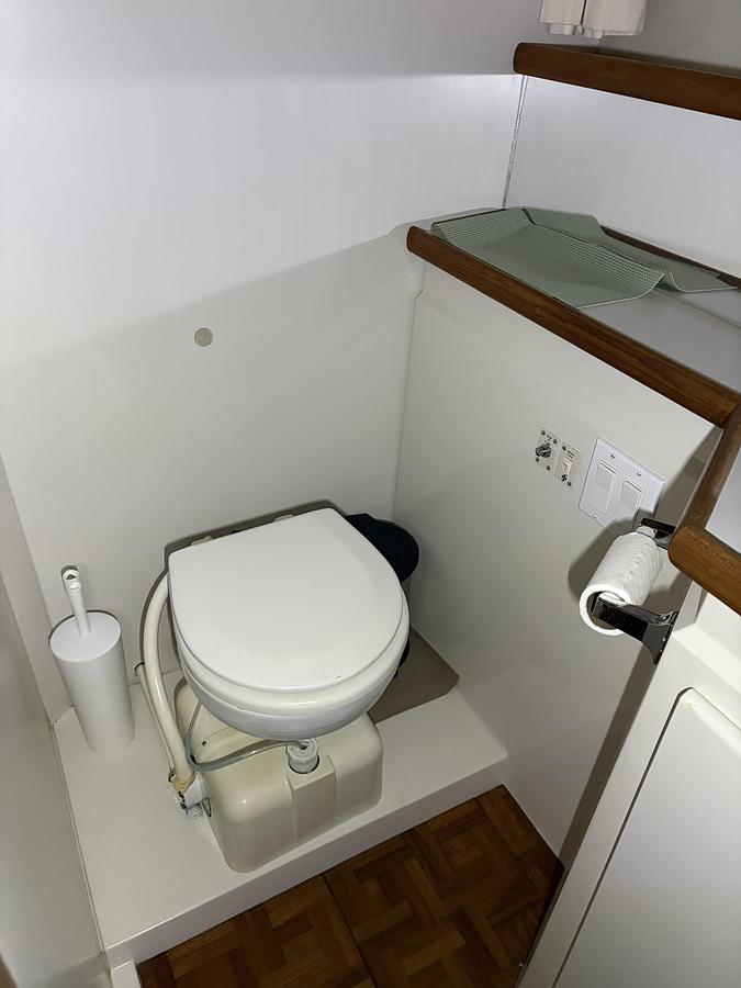 Used 1994 Carver 390 AC