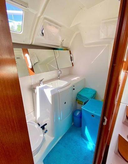 Used 2012 Beneteau Oceanis 37