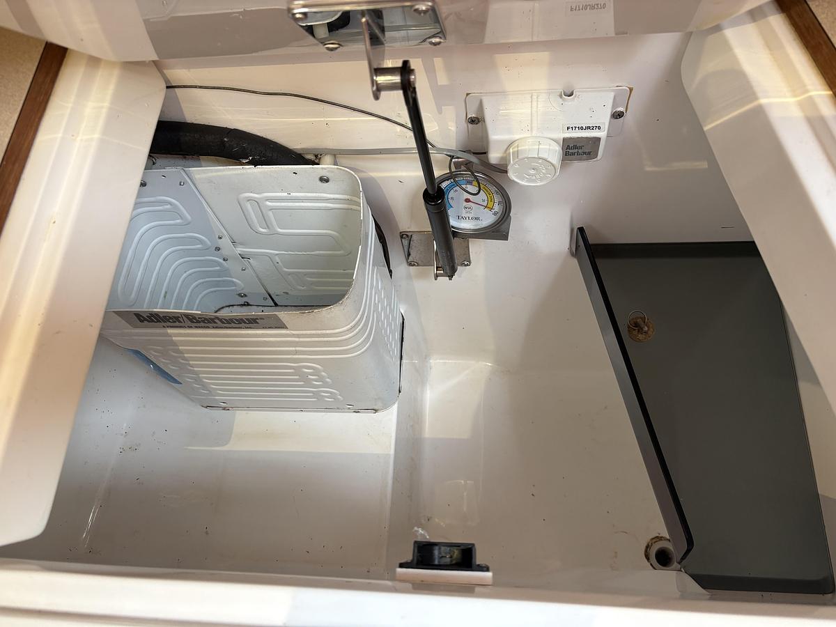 Used 1997 Hunter 310
