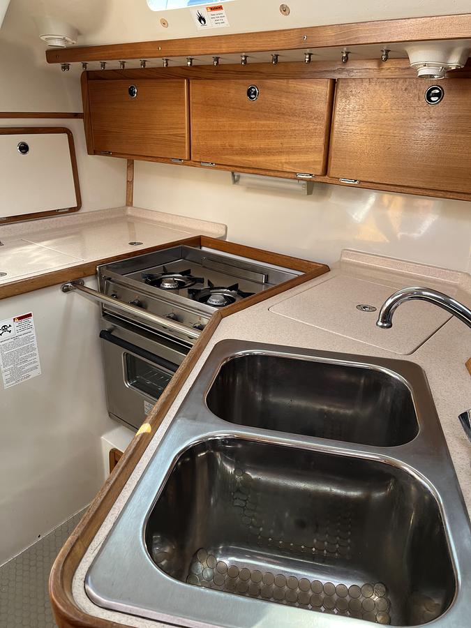 Used 2000 Catalina 320