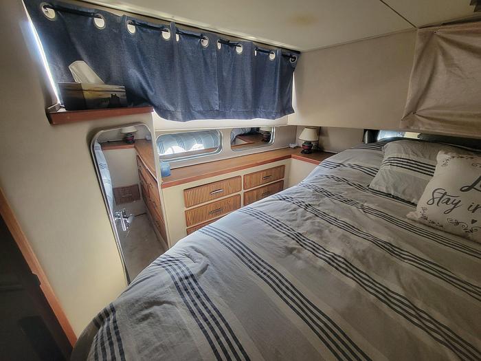 Used 1986 Chris-Craft Catalina 381