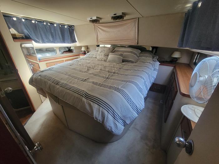 Used 1986 Chris-Craft Catalina 381