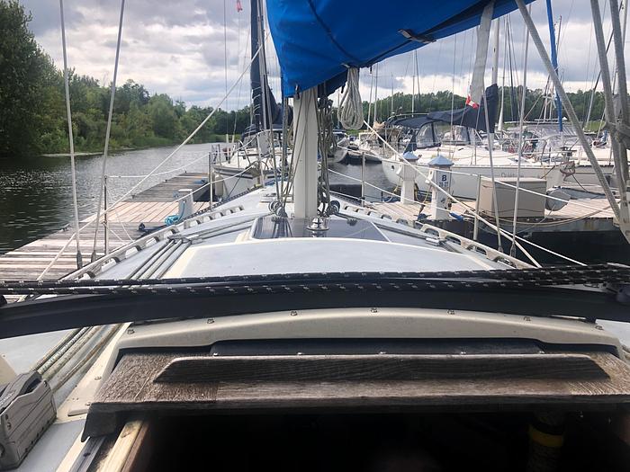 Used 1980 Lancer Sloop 36