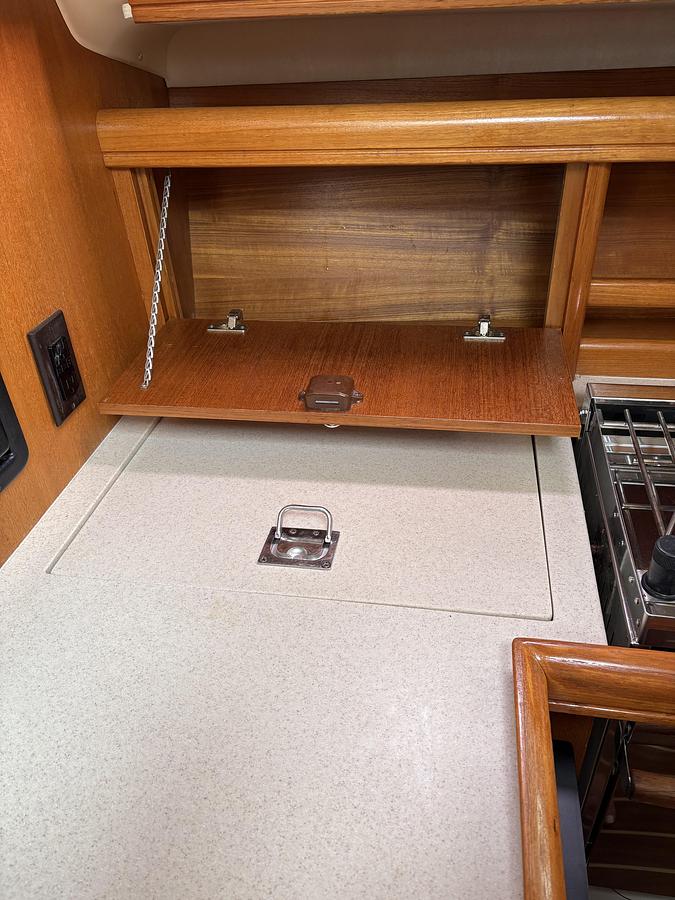 Used 2006 Hunter 33