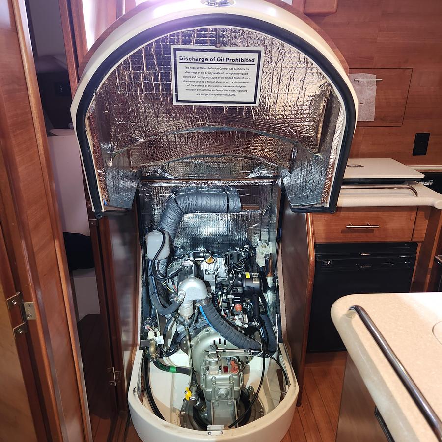 Used 2012 Hunter e 33