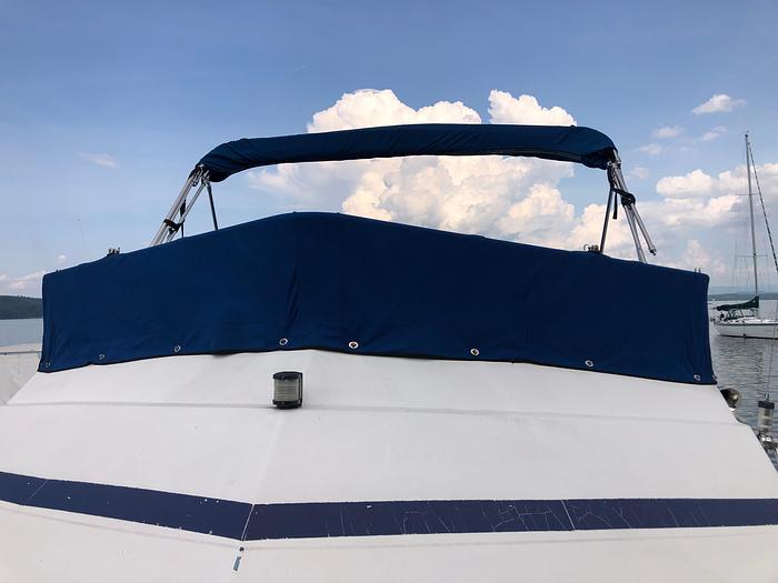 Used 1991 Carver 32 Aft Cabin