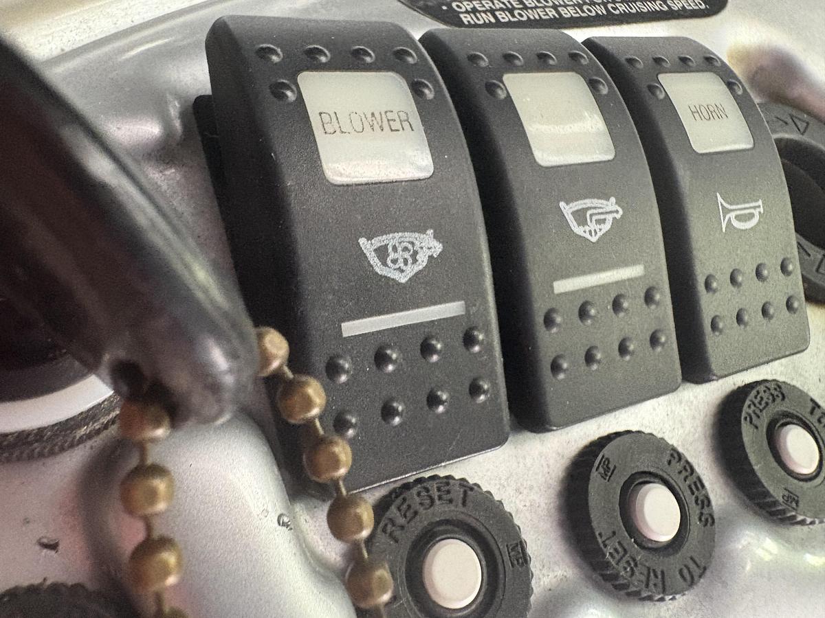 Used 2007 Crownline 240 EX