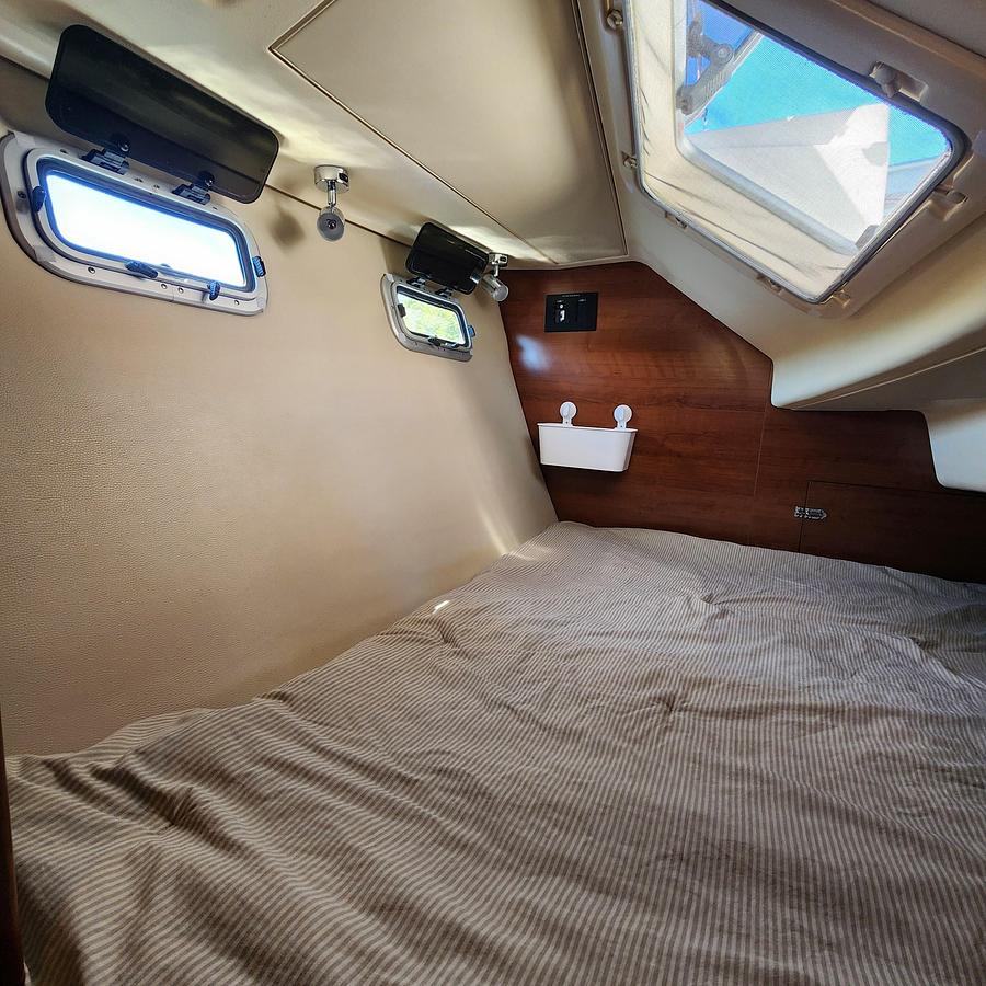 Used 2012 Hunter e 33
