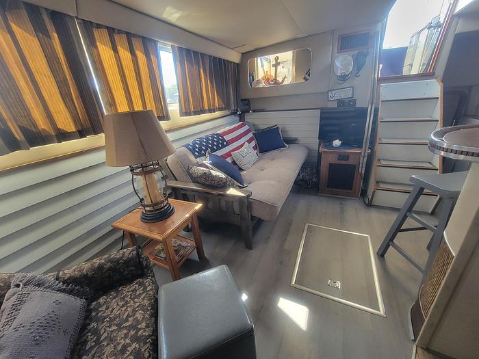 Used 1986 Chris-Craft Catalina 381
