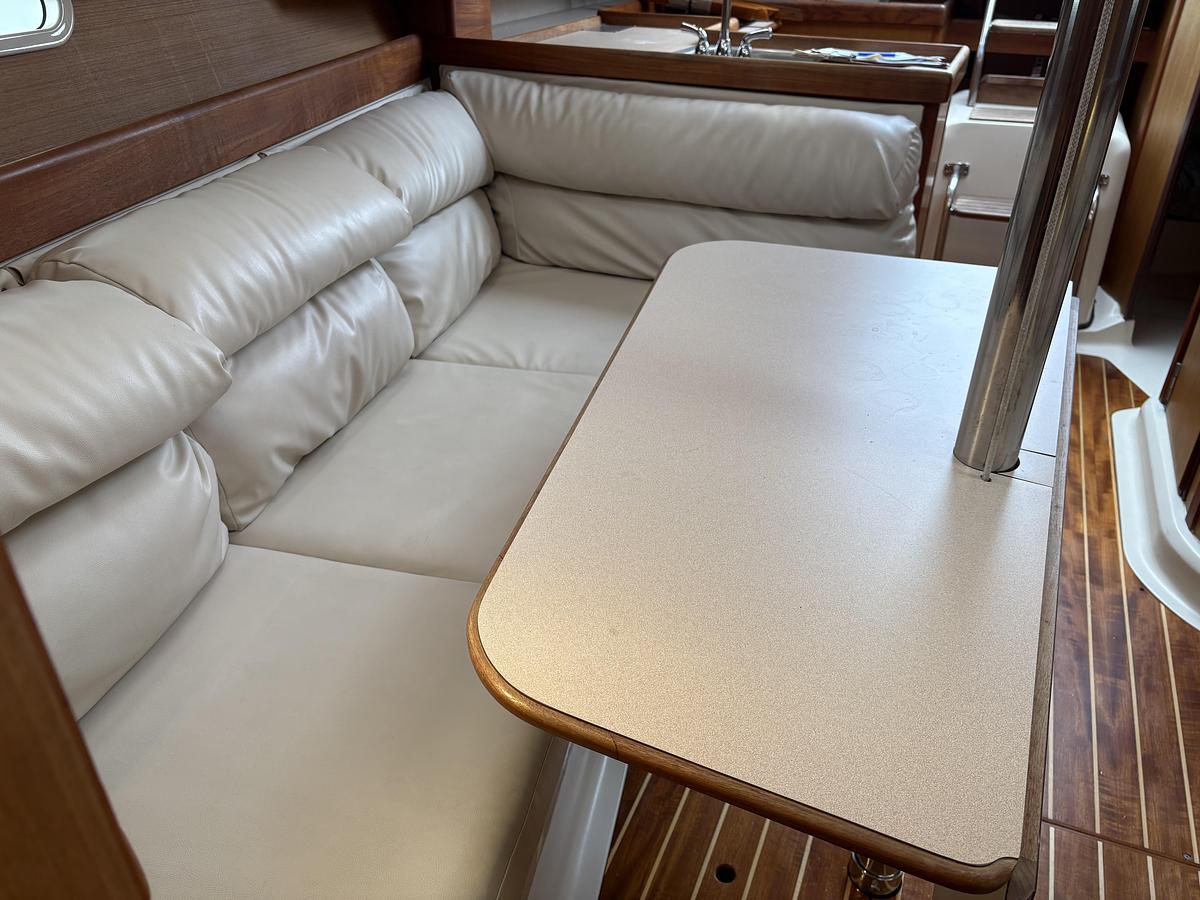 Used 1997 Hunter 310