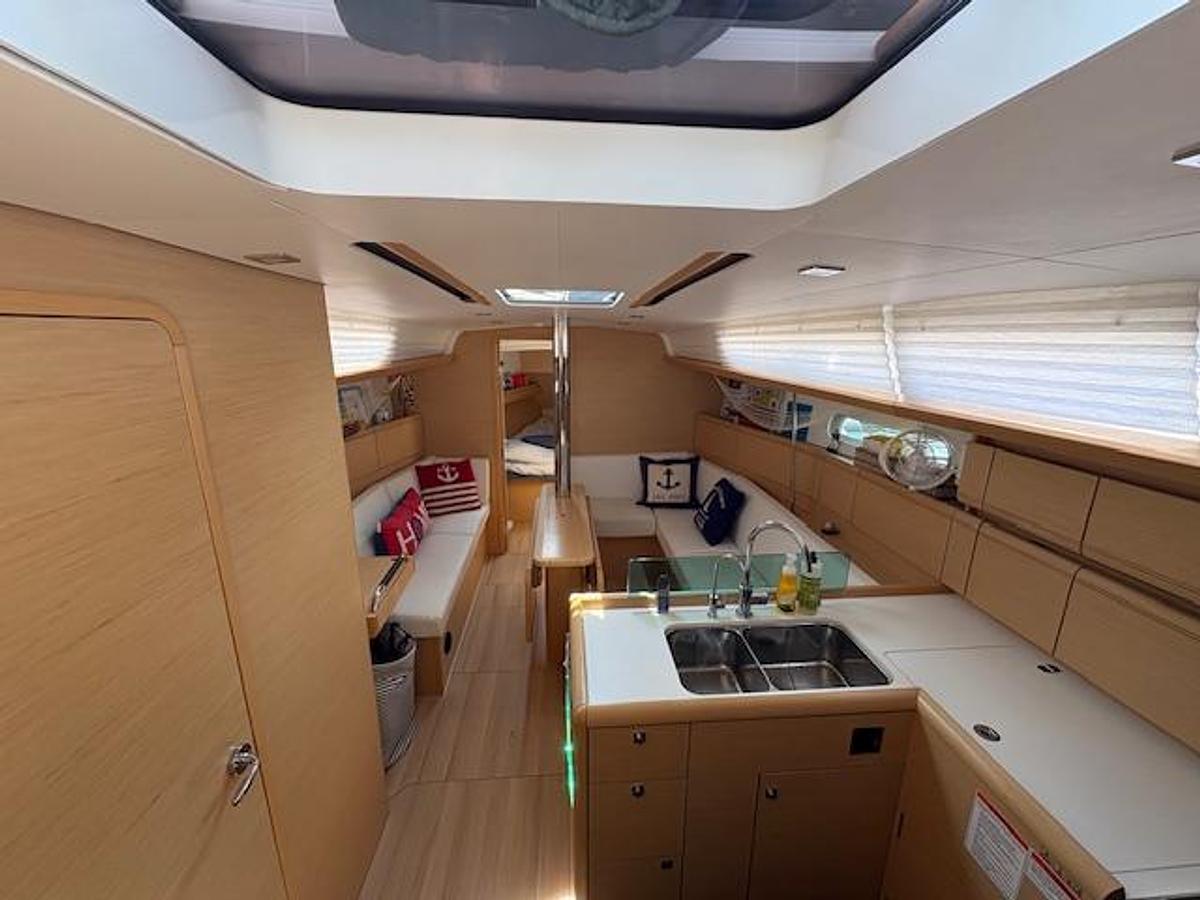 Used 2018 Jeanneau Sun Odyssey 389