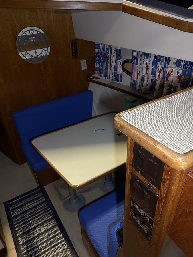 Used 1994 Carver 390 AC