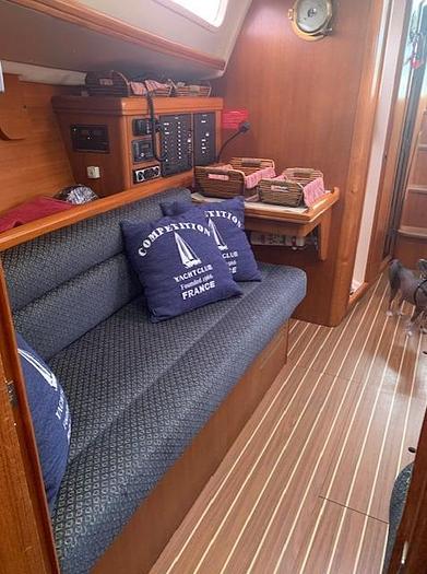 Used 2004 Hunter 33