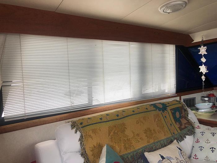 Used 1991 Carver 32 Aft Cabin