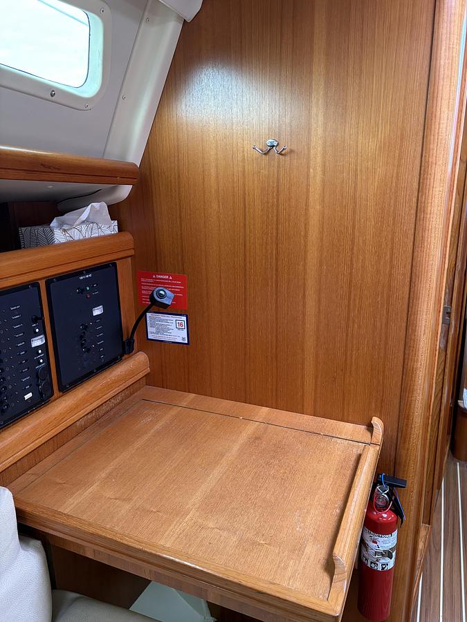 Used 2006 Hunter 33