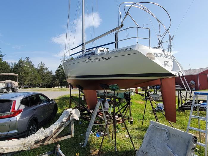 Used 1988 Beneteau 305
