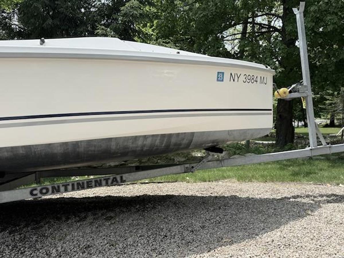 Used 2011 Hunter 18