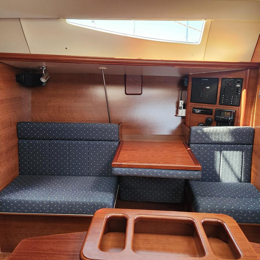 Used 2012 Hunter e 33