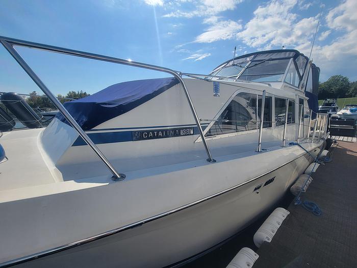 Used 1986 Chris-Craft Catalina 381