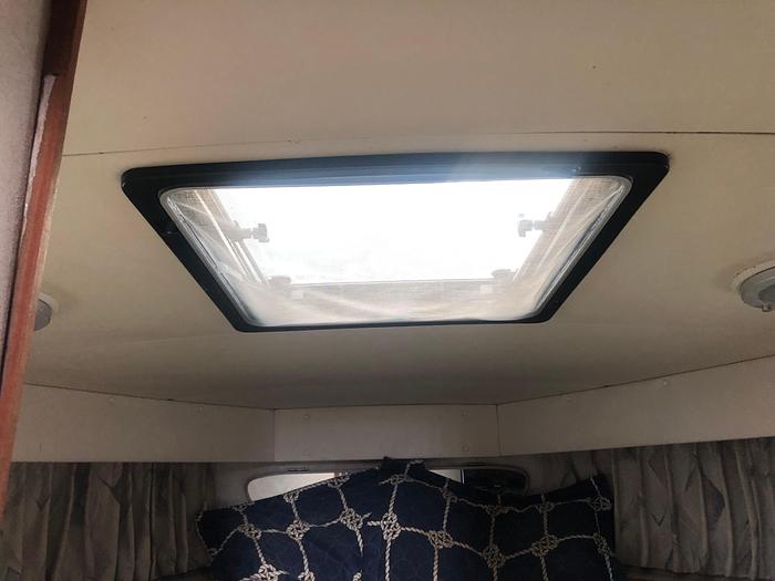 Used 1991 Carver 32 Aft Cabin