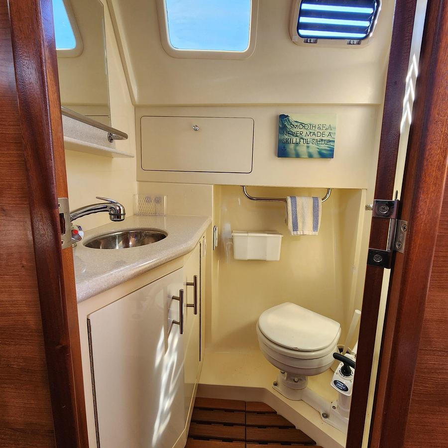 Used 2012 Hunter e 33