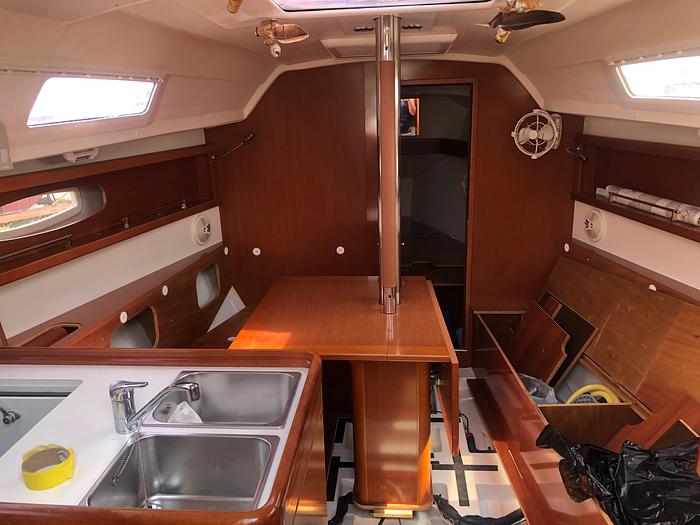 Used 2011 Beneteau Oceanis 31