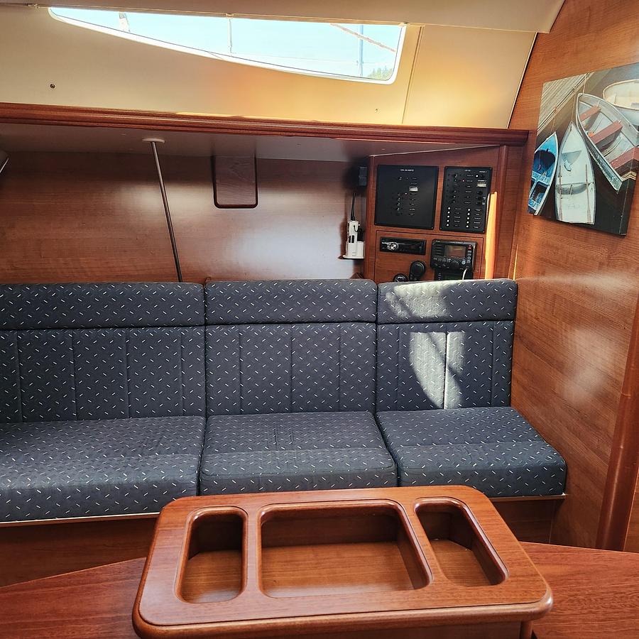 Used 2012 Hunter e 33