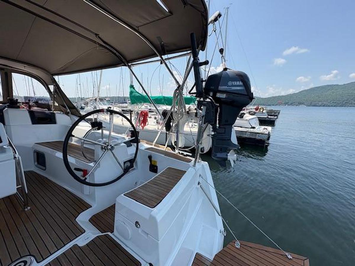 Used 2018 Jeanneau Sun Odyssey 389