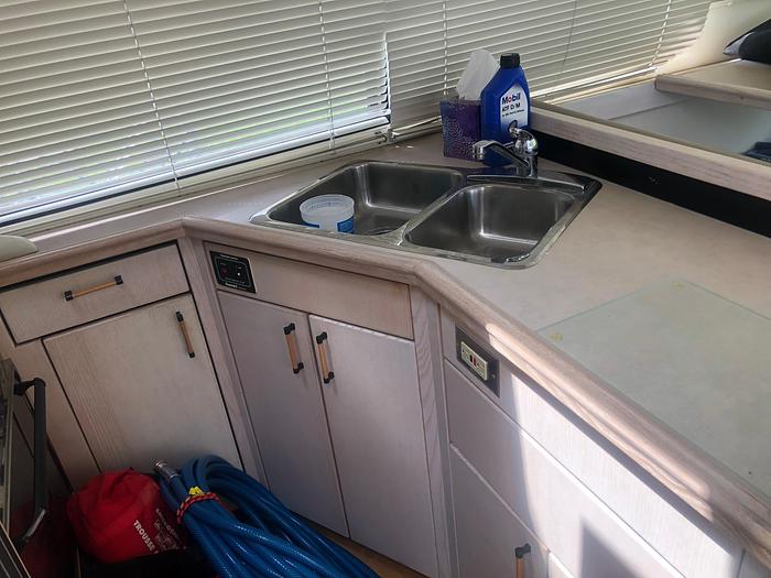 Used 1996 Bayliner 3587 Motoryacht