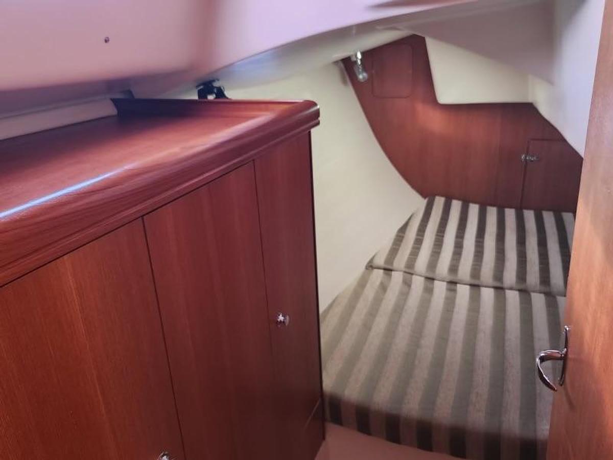 Used 2006 Hunter 33