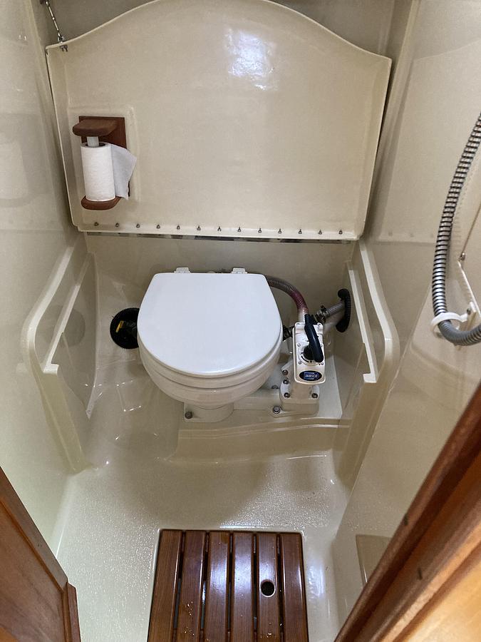 Used 1992  Hunter 33.5