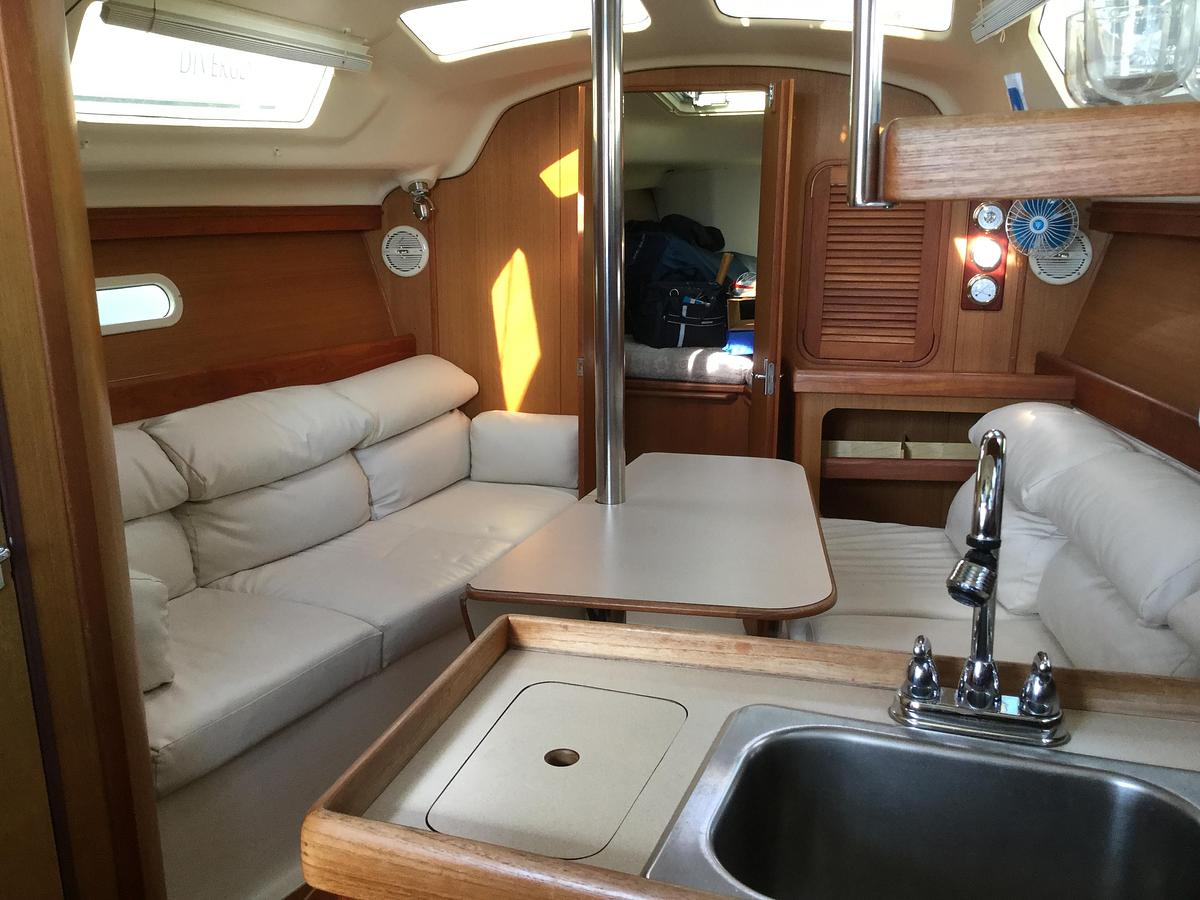 Used 1997 Hunter 310