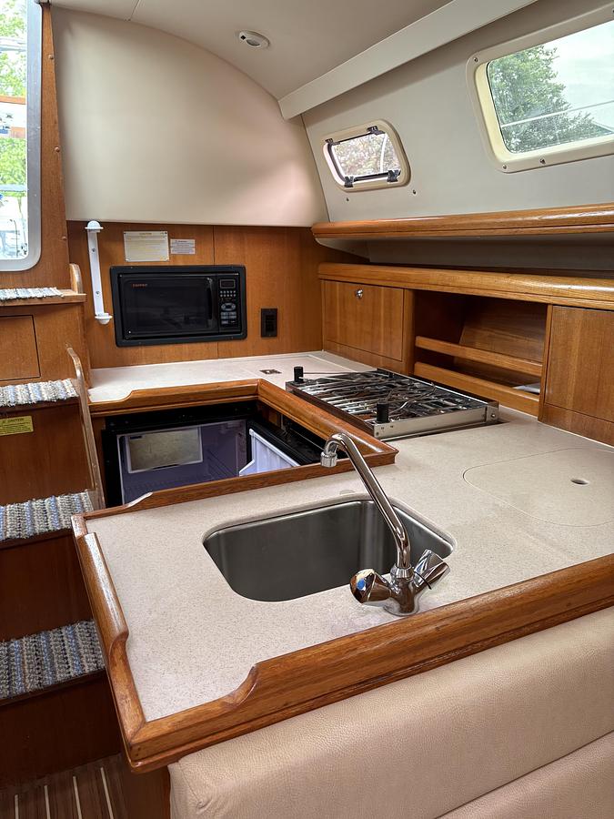 Used 2006 Hunter 33