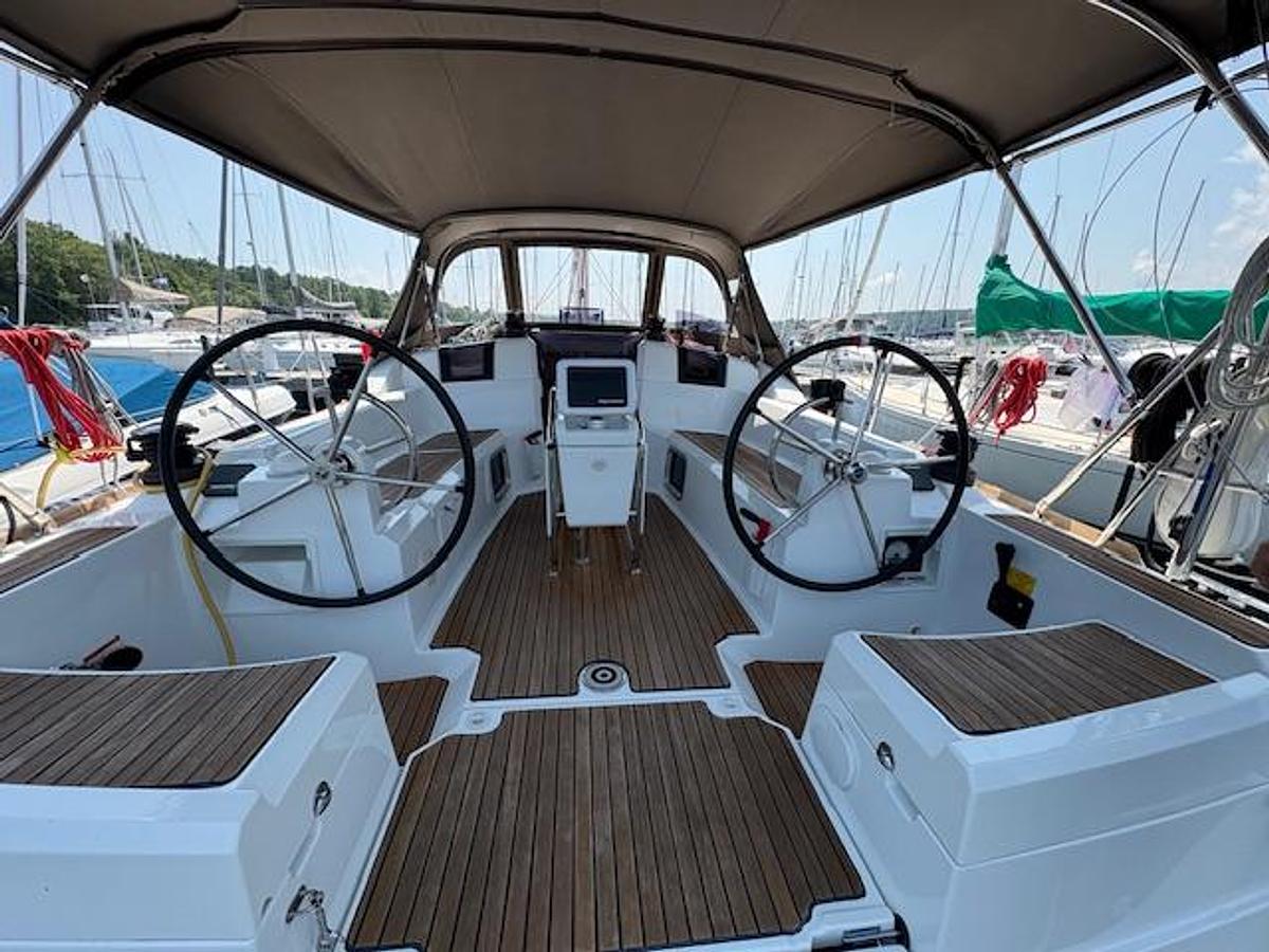 Used 2018 Jeanneau Sun Odyssey 389