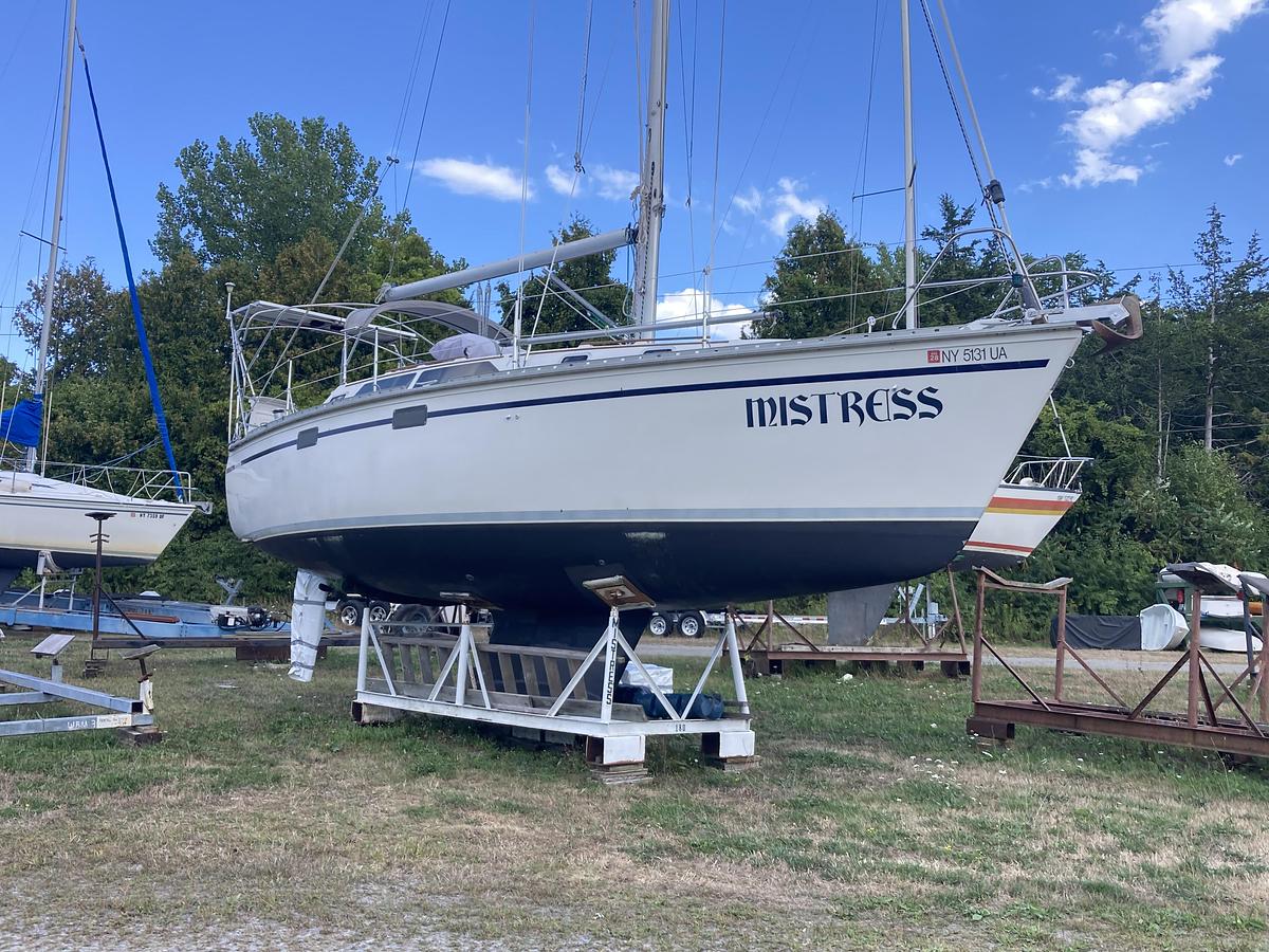 Used 1992  Hunter 33.5