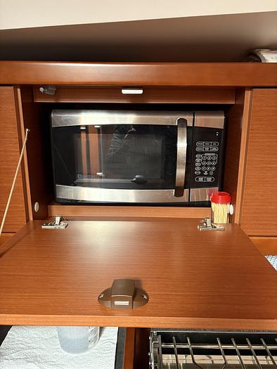 Used 2018 Beneteau Oceanis 45