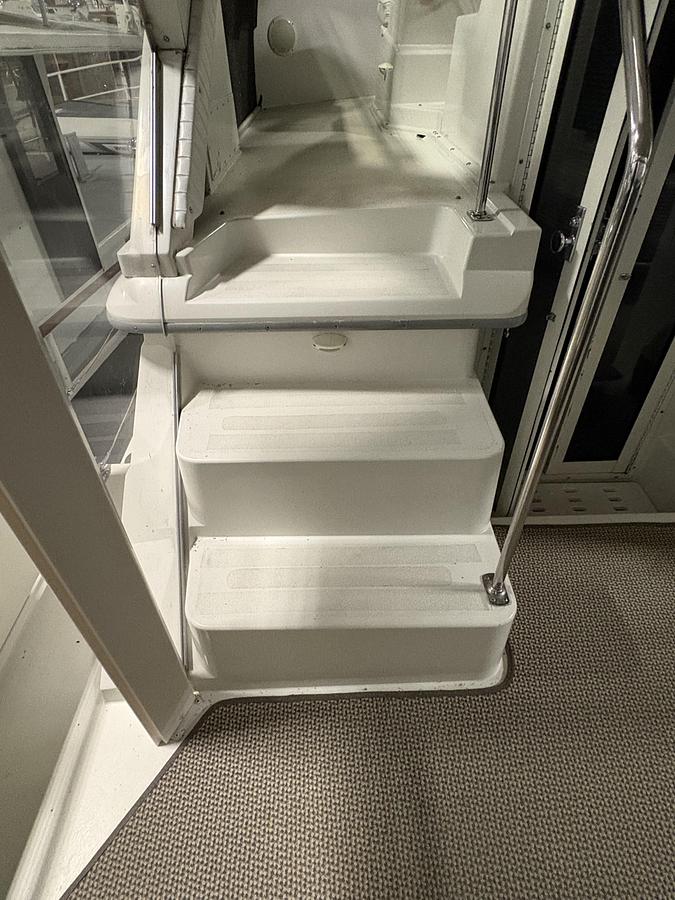 Used 1994 Carver 390 AC