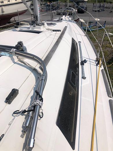 Used 2011 Beneteau Oceanis 31