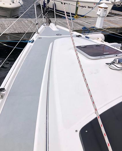 Used 2004 Hunter 33