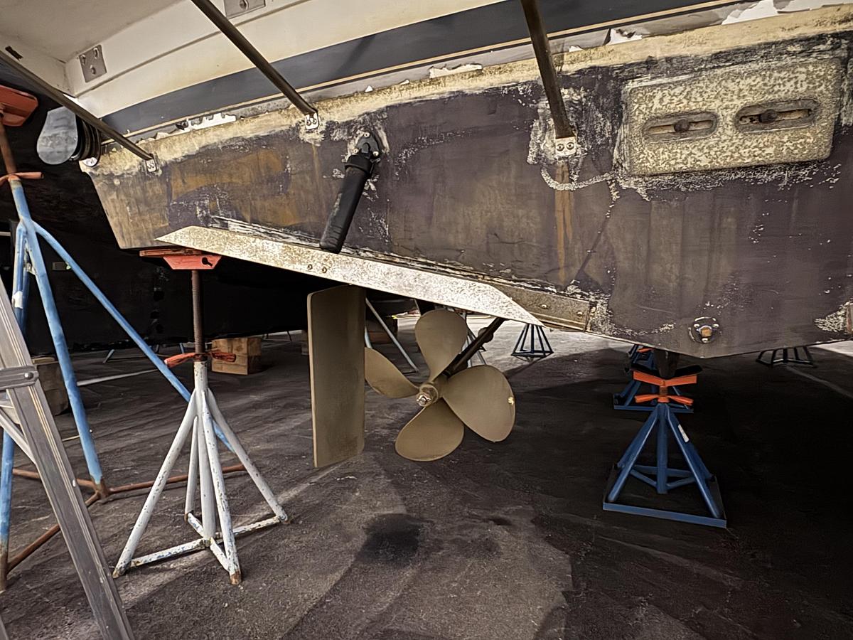 Used 1994 Carver 390 AC