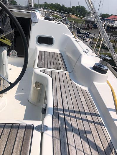 Used 2011 Beneteau Oceanis 31