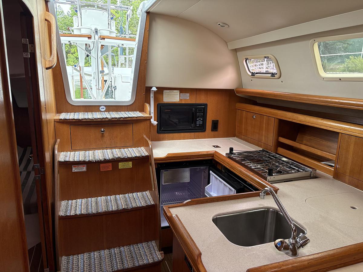 Used 2006 Hunter 33