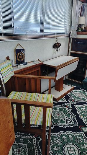 Used 1991 Carver 32 Aft Cabin
