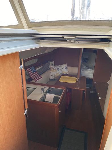 Used 2011 Beneteau Oceanis 31